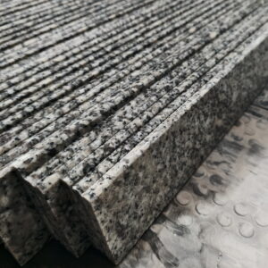 Granit Strzegomski – cokoliki